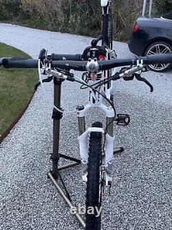 Mountain bike full suspension medium