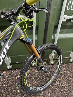 Pivot Mach 6 series 2 Carbon fibre moutain bike full suspension