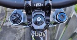 Saracen Myst Pro Carbon 27.5 DH Downhill Bike MTB Size Large