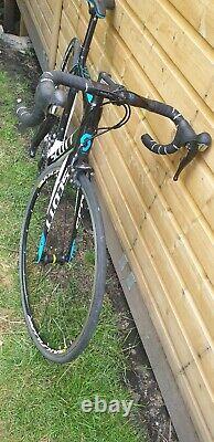 Scott Solace 30 full carbon fibre road bike. Shimano 105 Groupset. Size 52cm