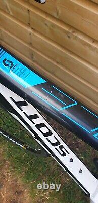 Scott Solace 30 full carbon fibre road bike. Shimano 105 Groupset. Size 52cm